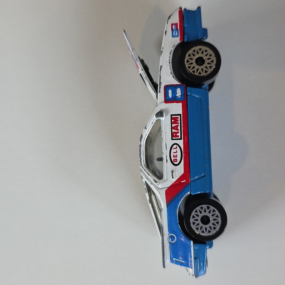 Matchbox 1984 Dodge Daytona Turbo Z rouge